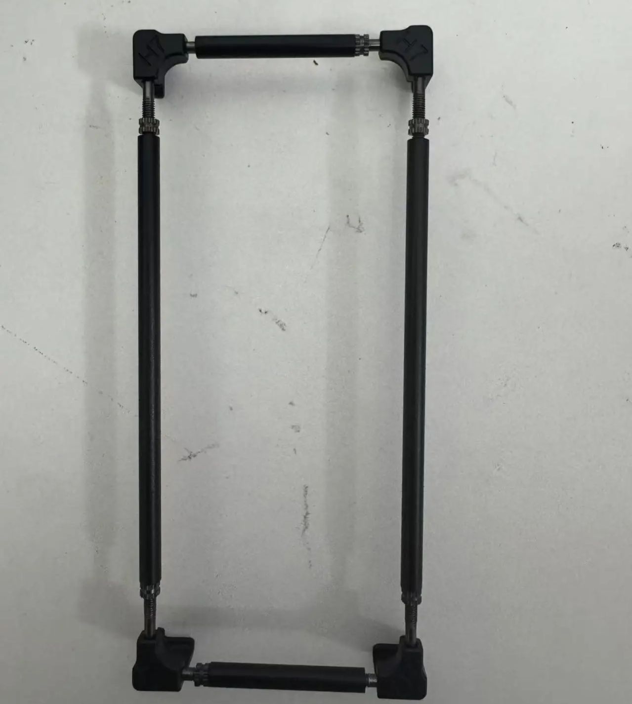 Metal Bumper Aluminum Frame Case - Tecno Pova 9、8、7、Ultra、6、5、4、Pro、Neo 3、2、Curve 向けの、オリジナル金属製、スリムなデザインの、アルミニウムフレームを使用した、保護ケース。